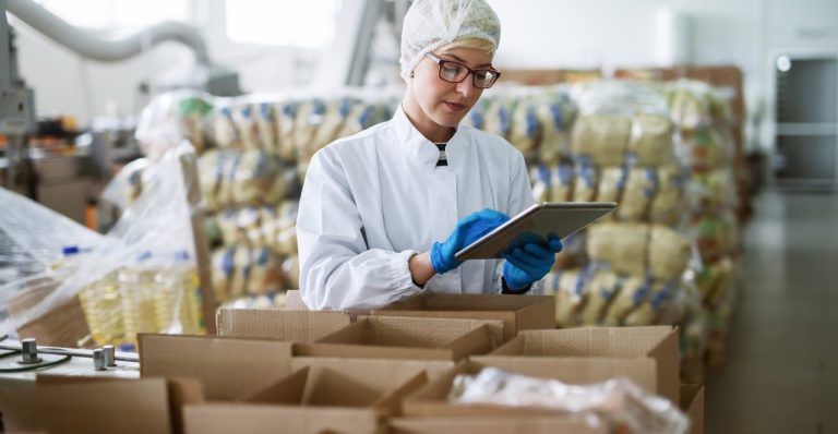 Nachhaltige Verpackungslösungen mit personalisierten Versandumschlägen